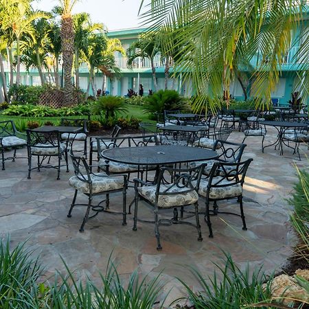 Thunderbird Beach Resort Treasure Island Exterior foto